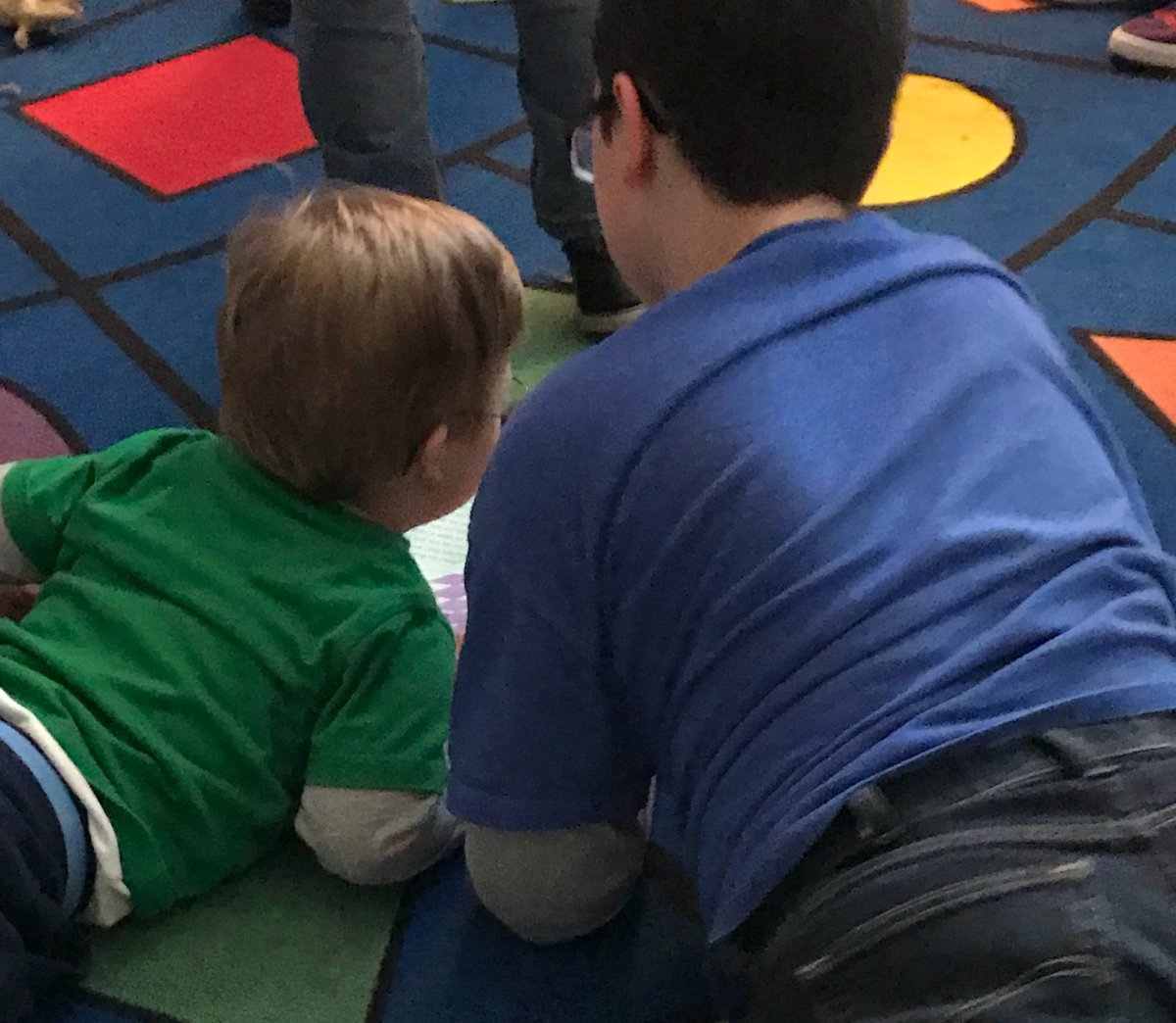 southard_ali's tweet image. Love it when our older students share a love of reading with our younger students! 📖 #fullcircle #pcpsfres #readtogether #lostandforgottentweetdrafts