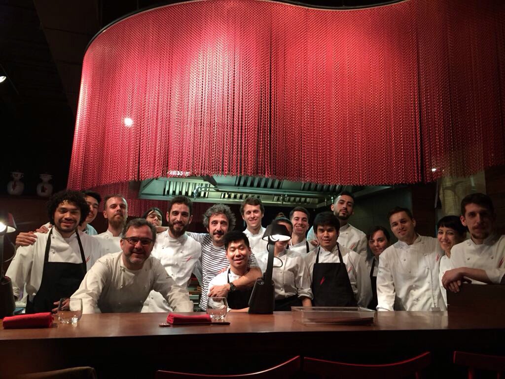 Cosas que pasan en #dospalillos!! Diego gracias por tu visita, un placer tenerte en casa! <a href="/DiegoGuerrero75/">Diego Guerrero</a> #Dstage