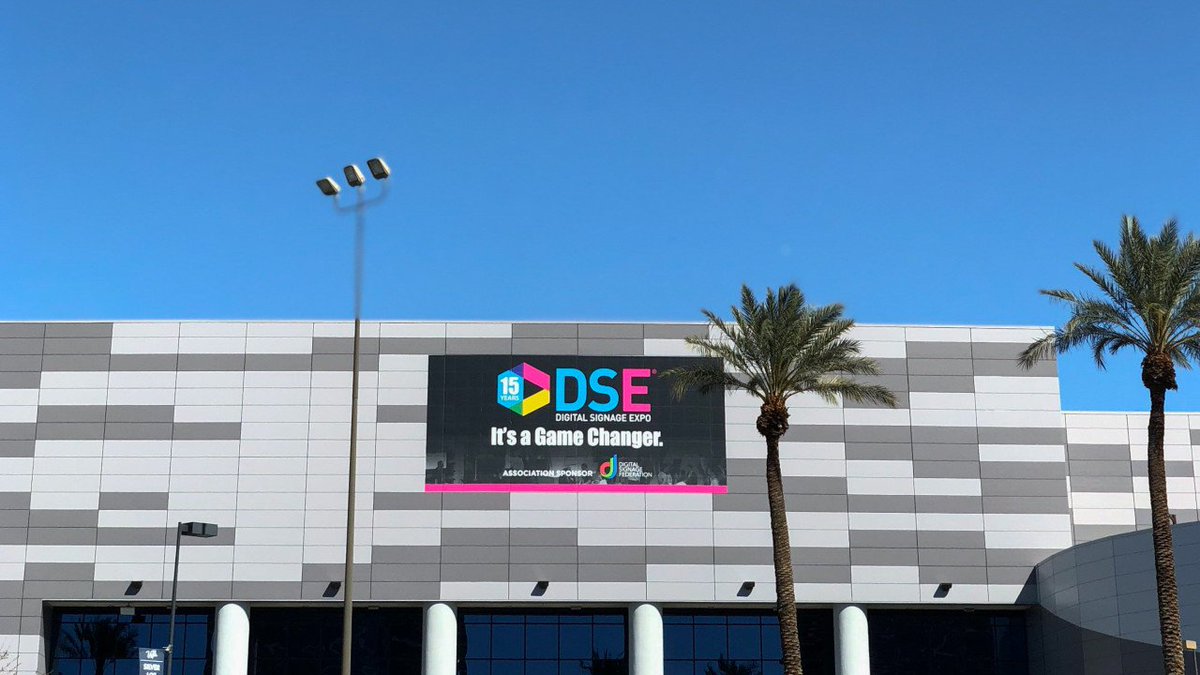 WatchBevTV's tweet photo. That’s a wrap! Thanks to our friends @mimomonitors for having us. Thank you @digitalsignageexpo for another incredible conference. Can’t wait until next year! #digitasignage #Sellr #sellbetterwithsellr #DSE2018 #BevTV https://t.co/BW4YnYRpV7