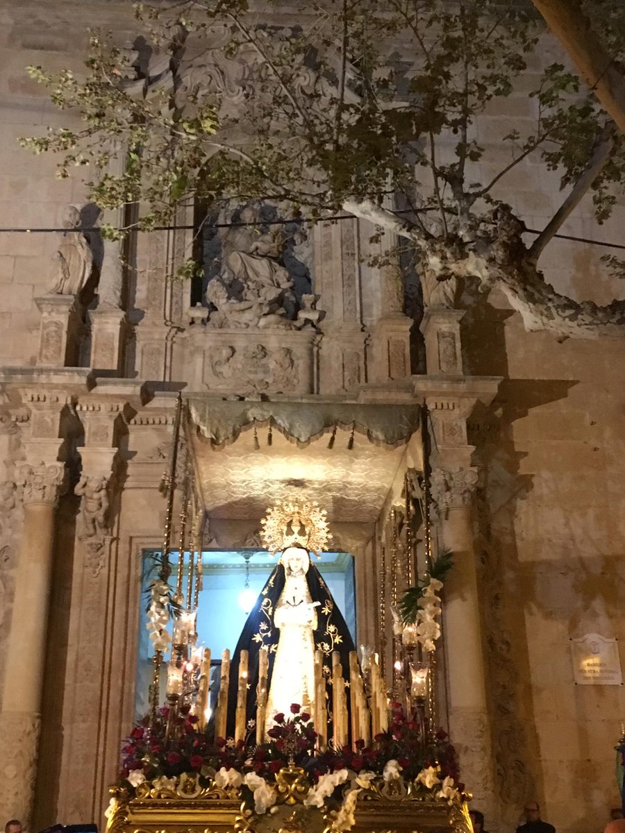 #Gracias #Aspe  Nuestra Sra. la Virgen de la Soledad de <a href="/SemanaSantaAspe/">Semana Santa de Aspe</a>  realizando su Estación de Penitencia. <a href="/DOLOROSA_ASPE/">COFRAD.DOLOROSA ASPE</a>