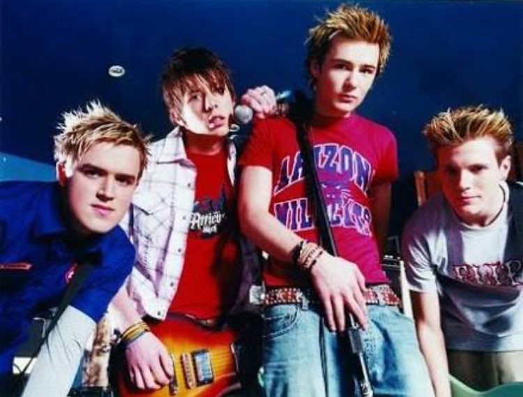 sheenzucotv's tweet photo. #14yearsof5colours ππβ€οΈππππ https://t.co/xNLtjml5xr