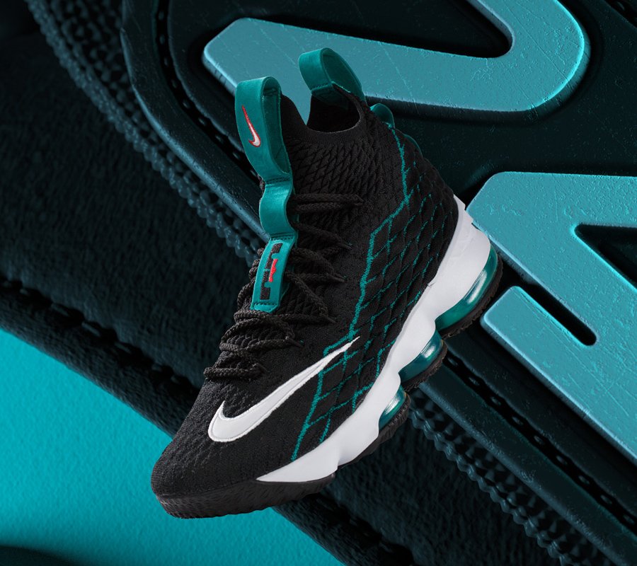 SoleCollector's tweet image. Nike unveils the "Griffey" LeBron 15: trib.al/3zRIkl2 #LeBronWatch