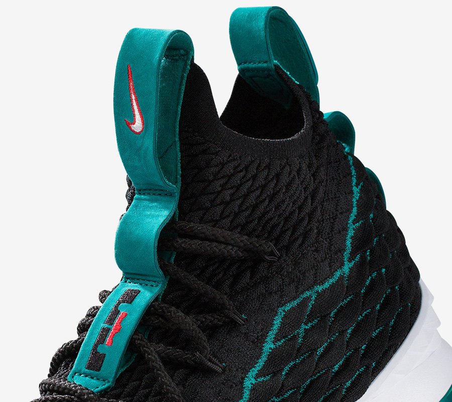 SoleCollector's tweet image. Nike unveils the "Griffey" LeBron 15: trib.al/3zRIkl2 #LeBronWatch