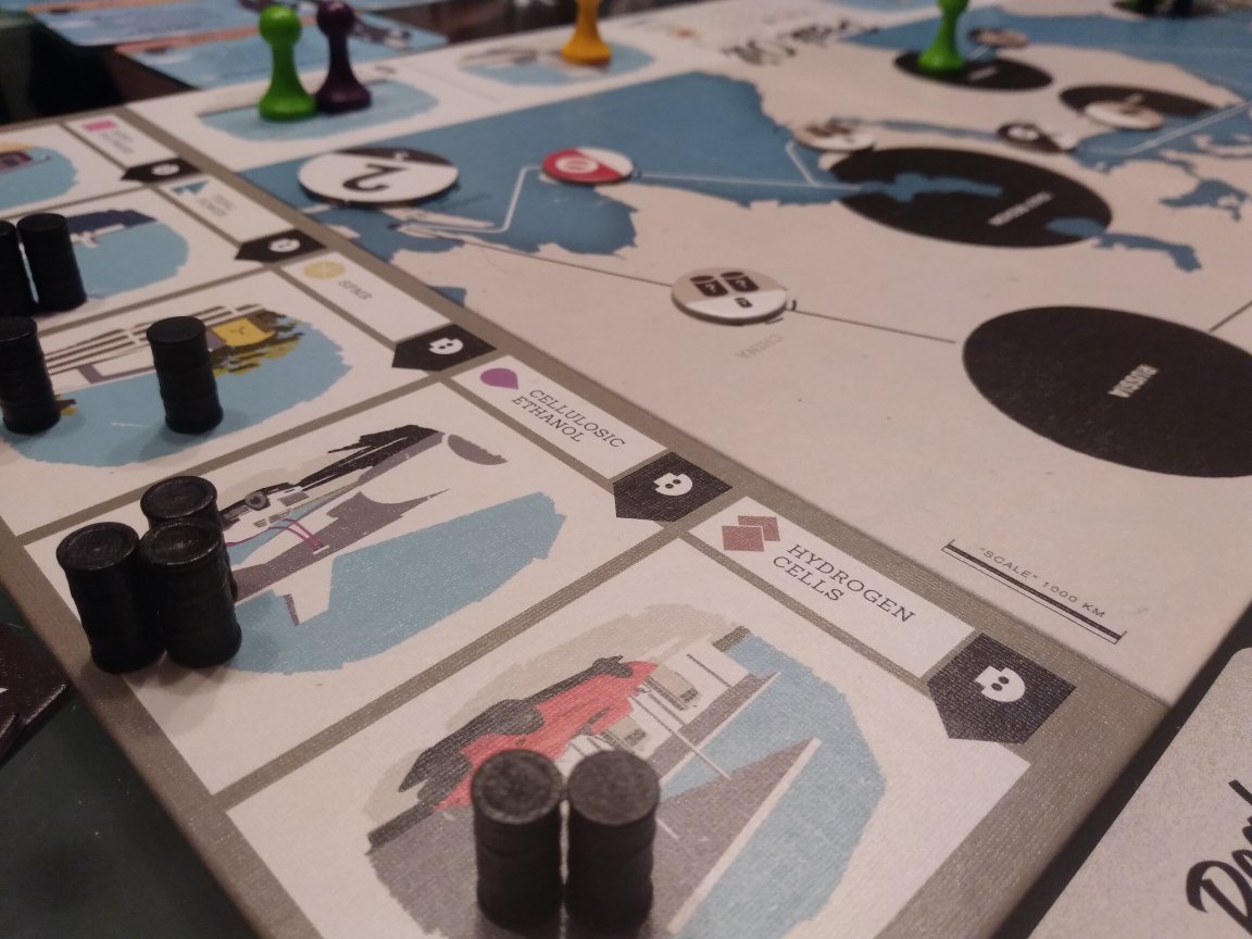 mottinator's tweet image. Played #peakoil afterwards. Very unintuitive during  first turns because of special rules. First  do action where you have worker then place worker for the next round. But people can get in your way inbetween. it could be better. This one will probably leave my collection.