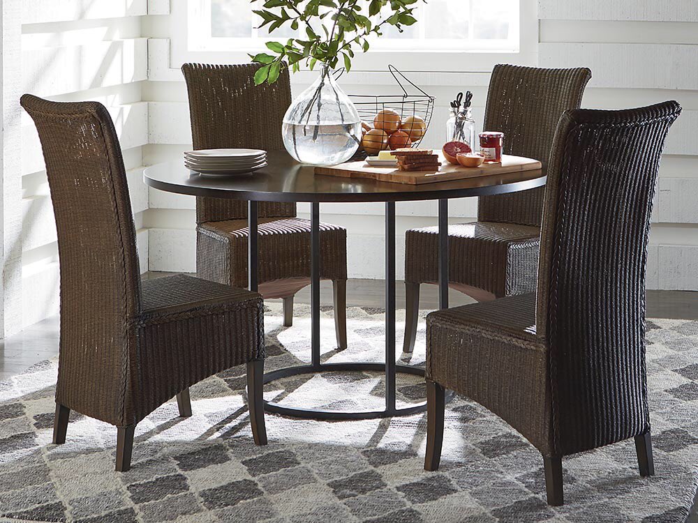 TulsaBassett's tweet photo. Our custom dining offers multiple table bases and top options in different sizes. Along with that, it has a wide range of wood finishes and fabrics to help customize the perfect dining group for you!  #customfurniture #customdining #design #tulsa https://t.co/ttNVZQxaWa