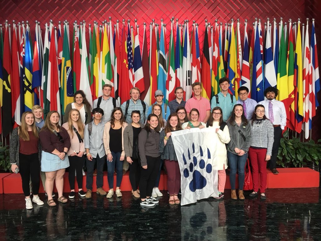 Kevinjoyce1990's tweet photo. On Day 2 at Beijing Royal School. We were able to visit Hanban Headquarters, enjoyed a fabulous lunch of Peking Duck, and celebrated with the company of our BRS friends.#bearsinbeijing https://t.co/aPBBQm2QLa