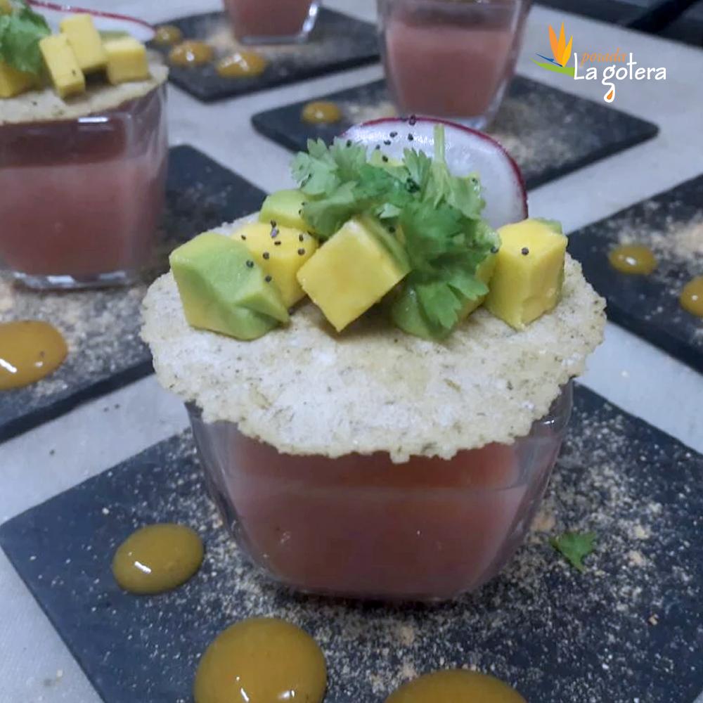 posadalagotera's tweet photo. Para cerrar la semana servimos este Gazpacho de pepino y tomates coronado con una arepa crocante y aguacate acompañado de emulsión de mango picante, ¿Qué les parece esta creación del chef?

Ven a probarla, pide la información a través de info@posadalagotera.com.ve https://t.co/7mXGyH1osR