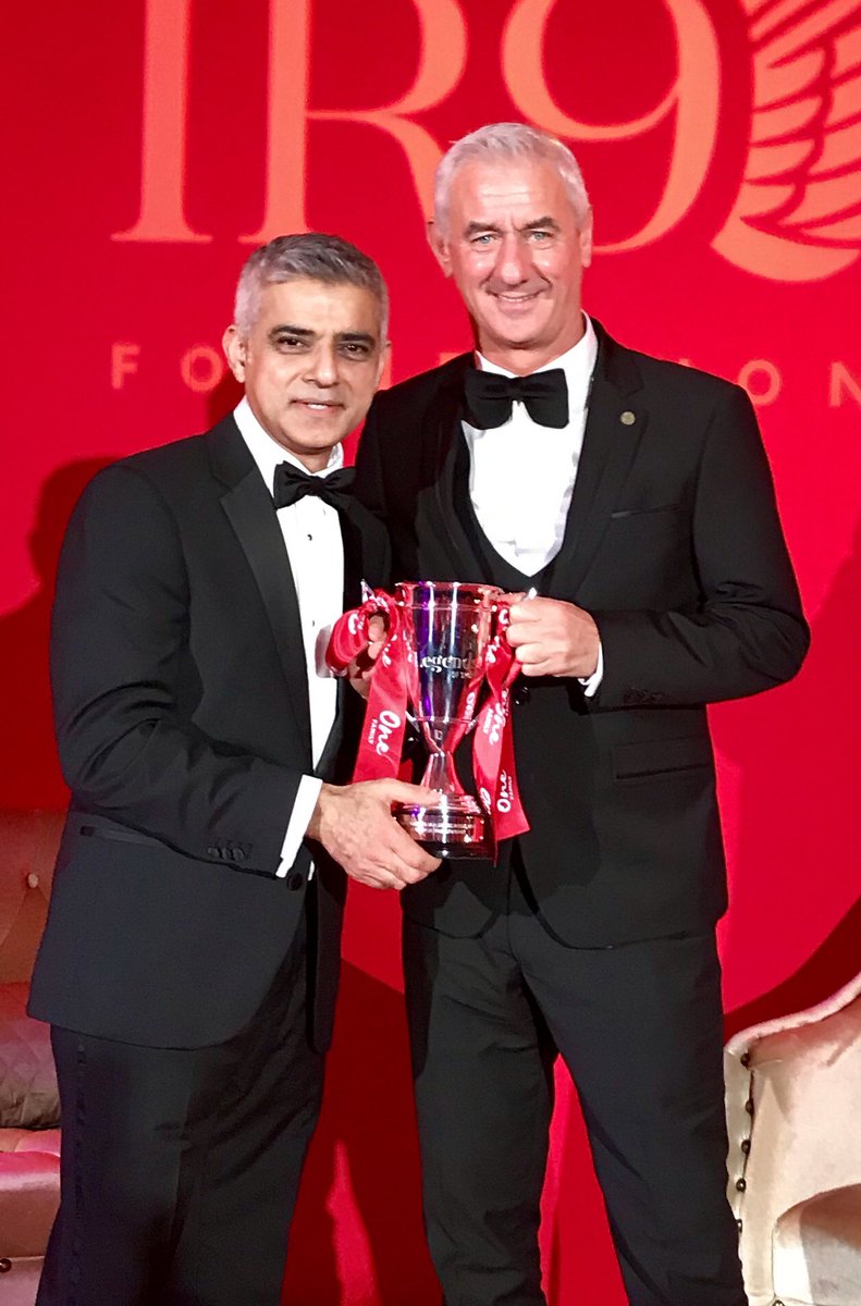 SangwanNarender's tweet image. Retweeted Sadiq Khan (@SadiqKhan):

A real honour to present Liverpool legend @Ian_Rush9 with the first ever Legends of Sport award in London tonight. #LegendsOfSport