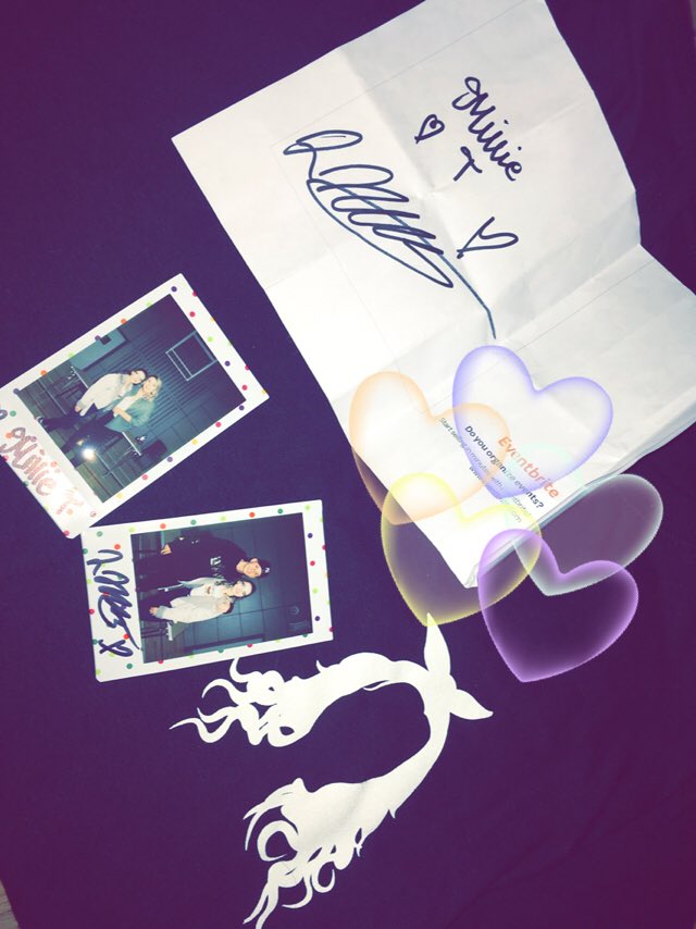 tinydino3's tweet photo. Had the best day ever today thank you so much @ItsLeeHinchy @milliet25 @TheNewAdamb99 @JakeJMitchell 💕🇮🇪📸#Derrymeetandgreet https://t.co/cG7eMGqXJm