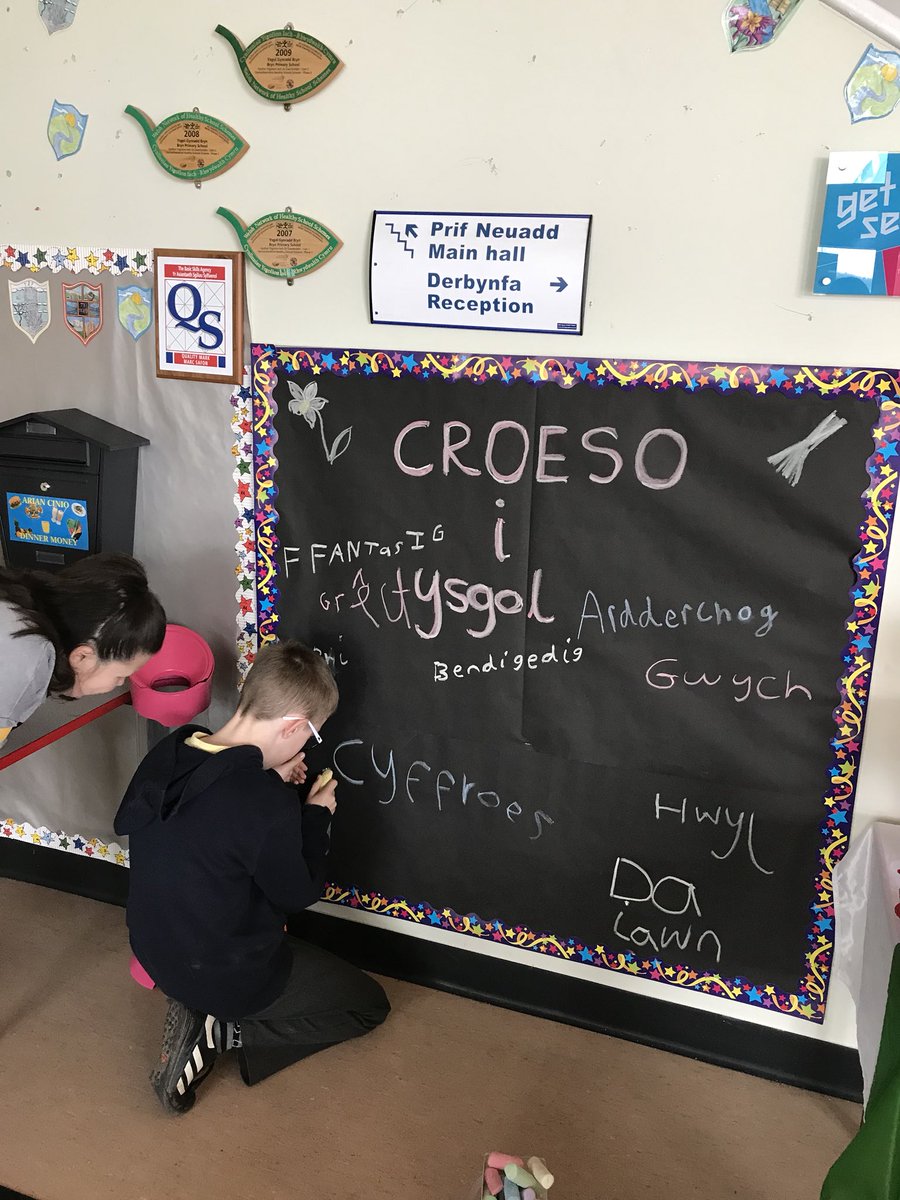 BrynYear5's tweet photo. Our Reception area is getting a welsh makeover with the help of the #Criwcymraeg @BrynSchool https://t.co/ns8YXeyHJw
