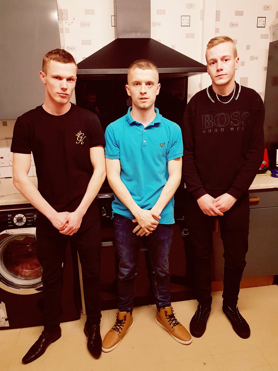 joshmunro666's tweet photo. out with the boys💯✌ #sesh  #gonnagetsmashed https://t.co/wcAHLlCFCZ