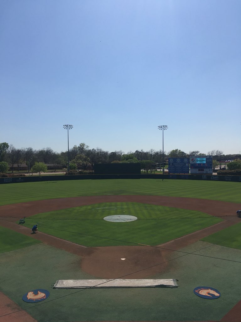 UTAGrounds's tweet photo. After 5+ seasons, tonight is my finale at UTA. It’s been a heckuva ride coming to a place I could forge my own path. I couldn’t have done it without help from the many players, former players who became workers, administrators and coaches.I’ll leave this account for my successor https://t.co/DawTdqdcme