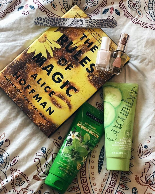icdistinctmag's tweet photo. All your essentials for the perfect relaxing Friday night with ur girls!! https://t.co/Dc6POlVSwf https://t.co/MlLN36DjVI