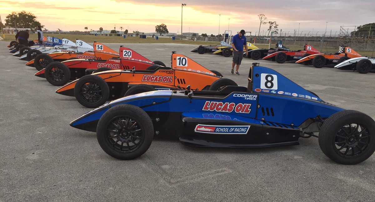 Eric_Filgueiras's tweet image. Great couple of days with Lucas Oil School of Racing! #passingontheknowledge