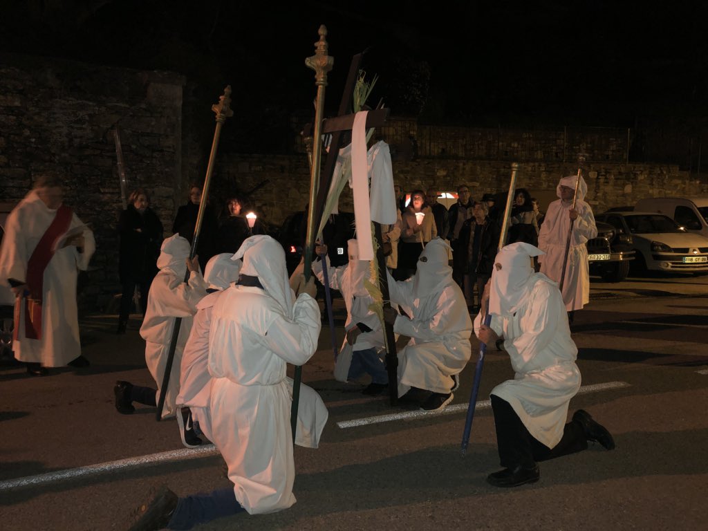 p_nannini's tweet photo. Venneri santu, si ritrovanu l’Olmu è i Prunelli ind’è l’olmisgiani per a prucessiò compia da a sacrata #Granitula. #VenneriSantu https://t.co/DBTmEEEKvp