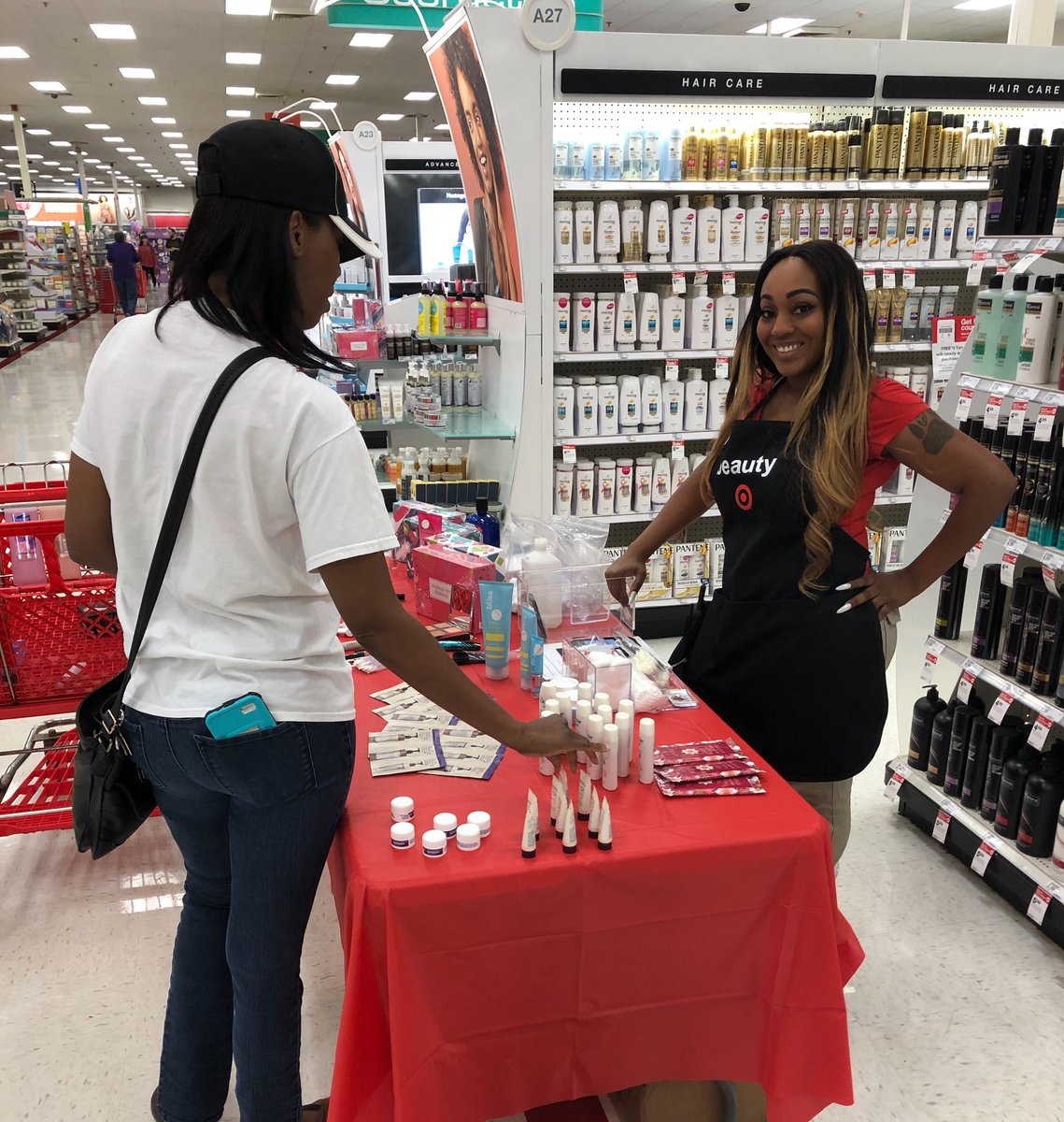 gabbyrl1473's tweet image. When a Beauty Advisor is on point with selling and beauty!!! #167beauty #sampledat