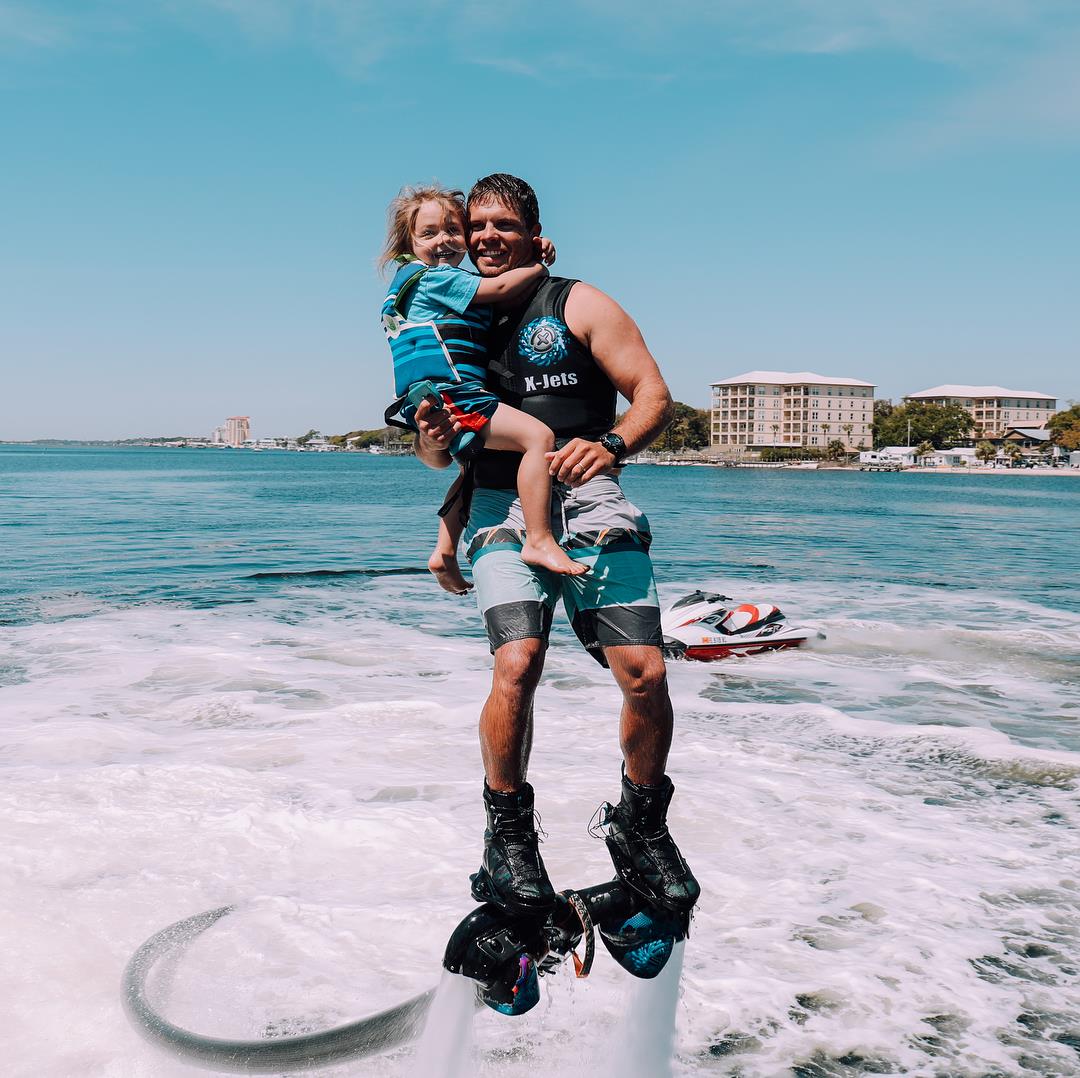 FlyGuyBen's tweet photo. #lovewhatIdo #flysafe @Flytronics @PwrUpWatersport #hydroflight #athlete #extremesport #familytime #lovethosemerrellboys https://t.co/YazVCHWXxW