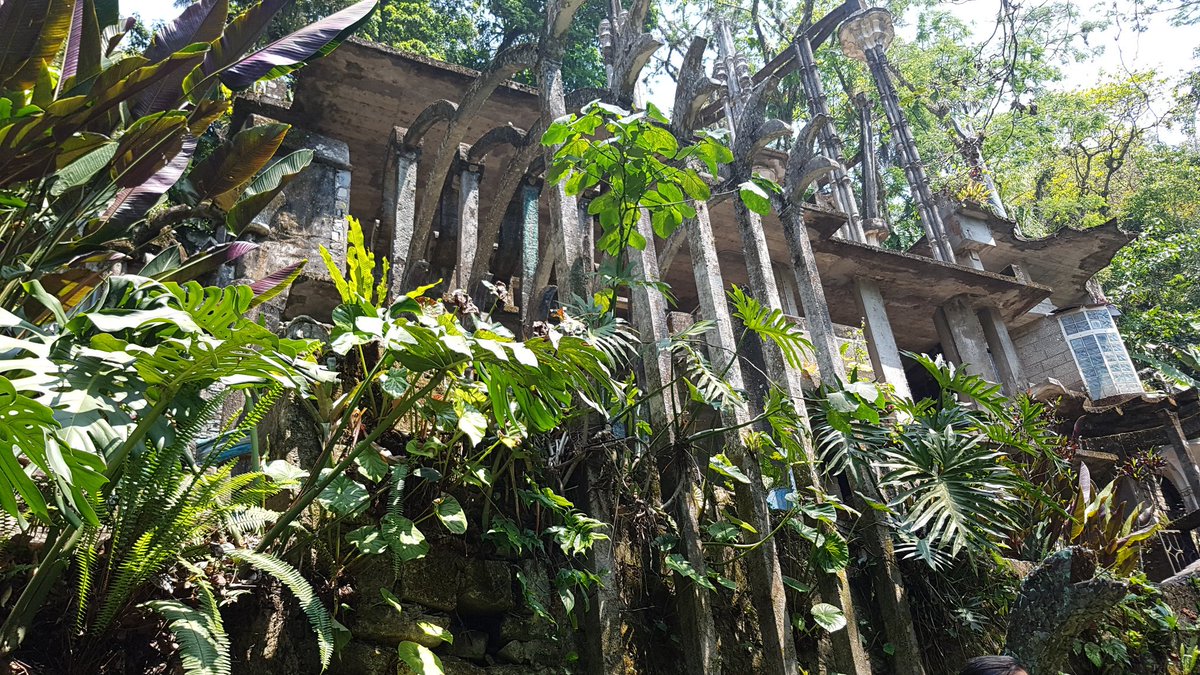 tokezin_n's tweet photo. Castillo surrealista de #edward #james #edwardjames #lasposas https://t.co/pMhZxN4RwY