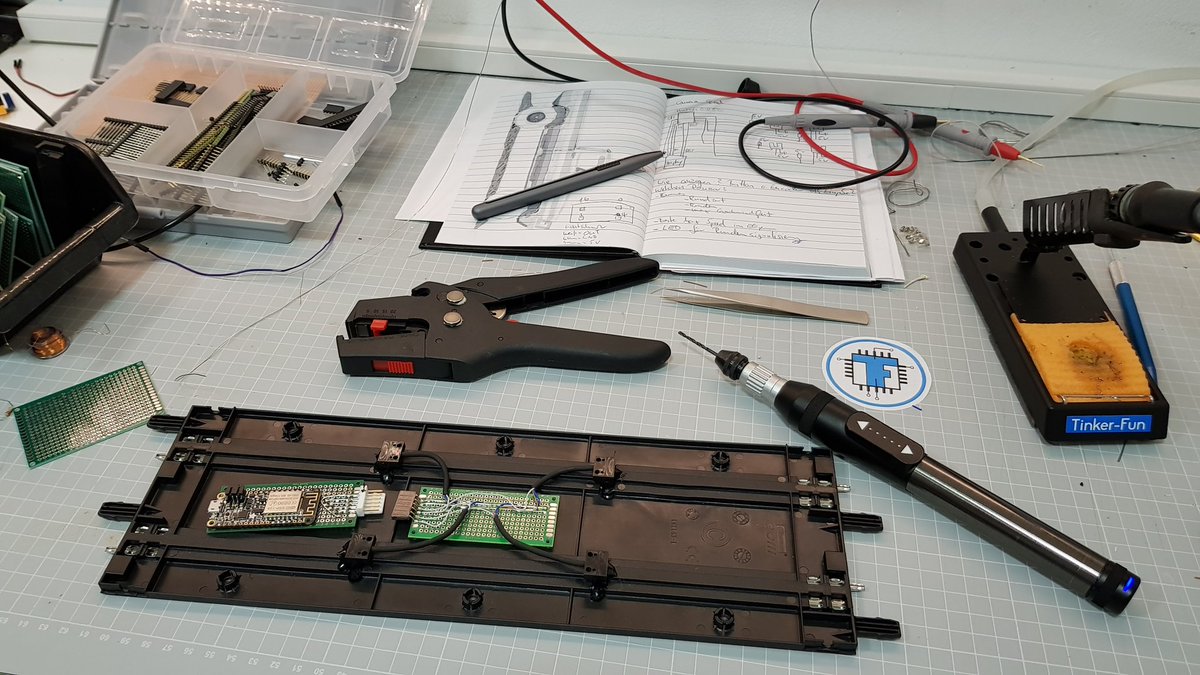 fun_tinker's tweet image. Last steps till I finish the Carrera track speed and time measure system.

#carrera #makermovement #maker #tinkerfun #adafruitfeather #esp8266 #speed #sensor #kids #fatherandson #familiy #toys #speedometer #tachometer #nodered