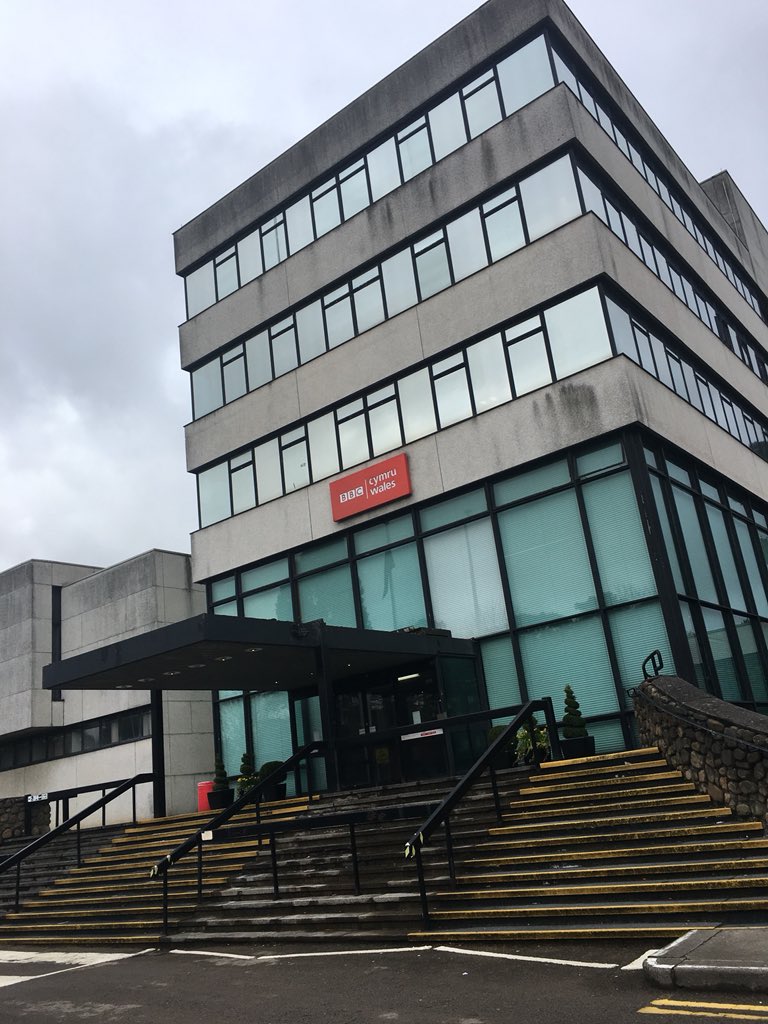 natclementsuk's tweet photo. This past week Iโve been working with BBC Wales news Camera crew, Iโve filmed rubbish, nature and lecturers as well as experiencing my first lives with the team on location in English and Welsh. Hereโs to many more!! #makingtelly #newsgathering #filmingadventures https://t.co/7uP8XJrzzQ