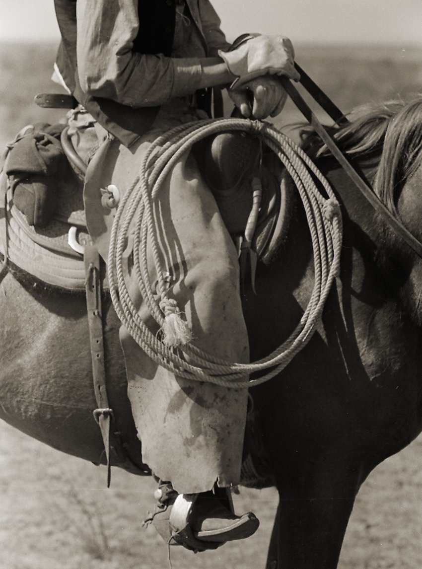 TracesofTexas's tweet photo. A cowboy's regalia in Spur, Texas, 1939. Photo taken by Russell Lee.
@Visit_Lubbock @TrueWestMag @kxwt #lubbock #spurtexas #spurtx #cowboys #russelllee #texaspanhandle @TxHistComm @TxBkRds @TxStHistAssoc @TheHistoryofTX @TSLAC @txglo #texashistory #texascowboys @TexasMonthly https://t.co/2Zw8B89y8E