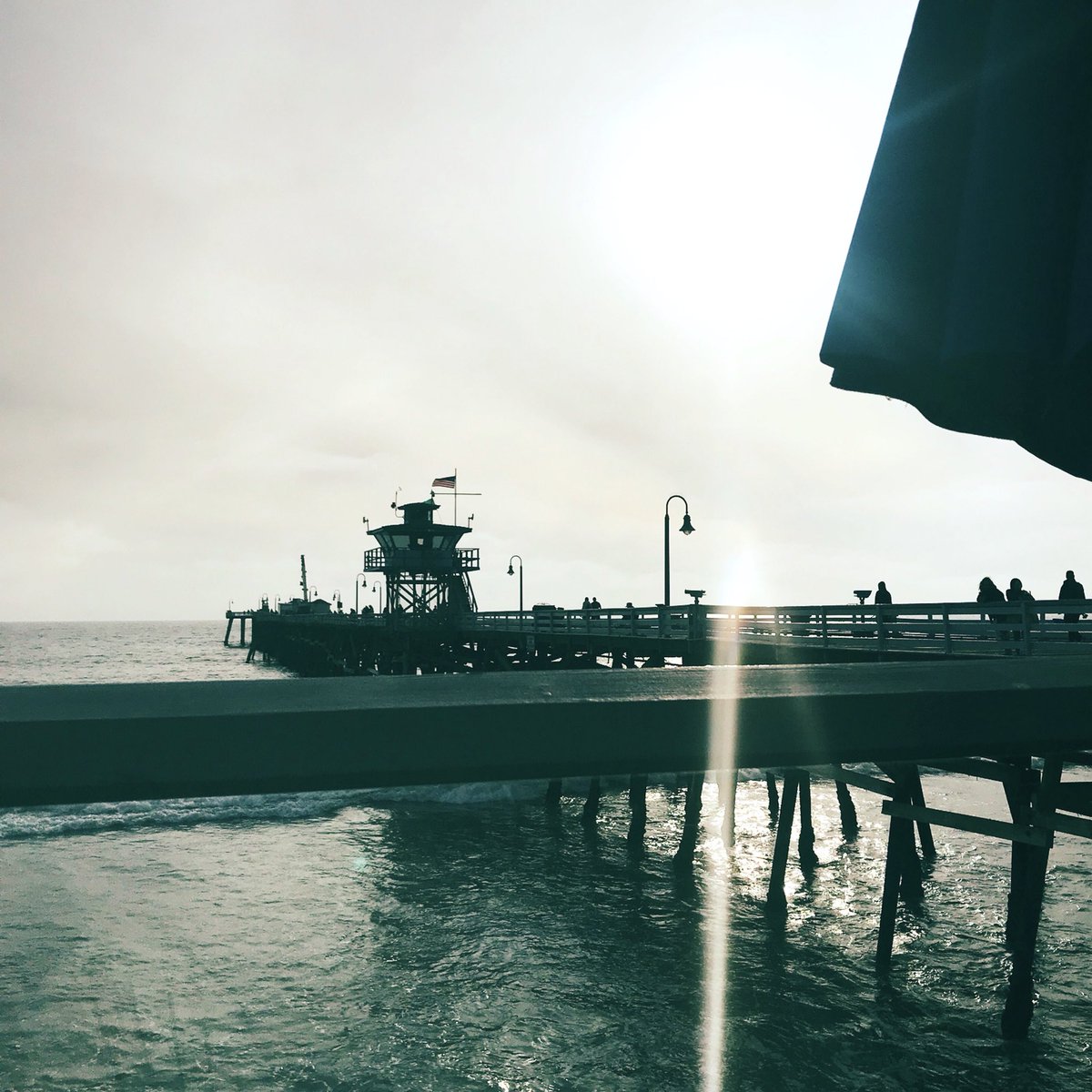 JAYEB_ENT's tweet photo. Final meeting for today and we catching waves 🌊 #DirectorLife #JayebEnt https://t.co/ystbbrJg8s