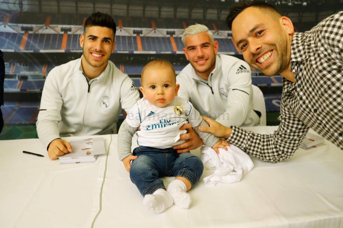 realmadriden's tweet photo. 😉 #RMFans 
🖊 @marcoasensio10
📸 @TheoHernandez
#HalaMadrid https://t.co/MSIFVKNVI5