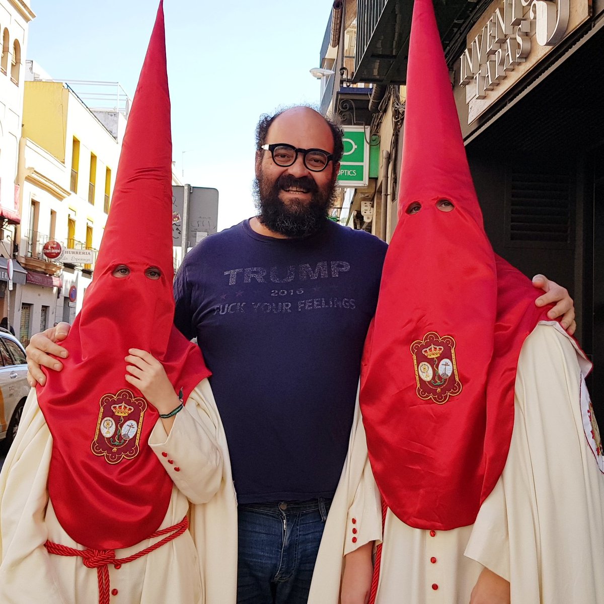 IgnatiusFarray's tweet image. WHY CAN'T WE BE FRIENDS?