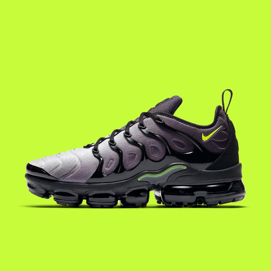 Кроссовки nike vapor. Nike Air VAPORMAX Plus VM. Nike Air Max VAPORMAX Plus. Nike VM Air VAPORMAX. Nike Air Vapor Max Plus.