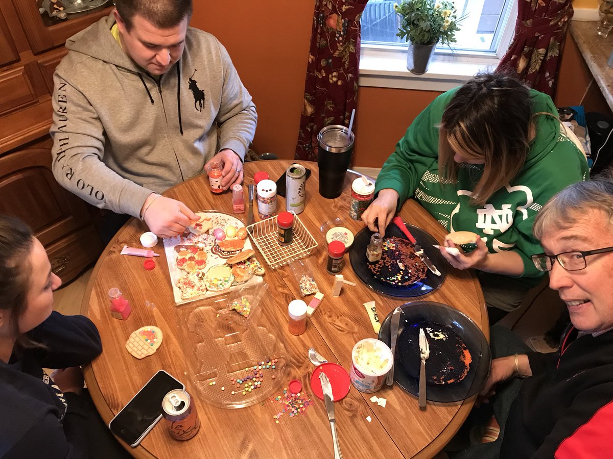 LovaskoLibrary's tweet photo. Annual Lovasko family cookie decorating? Which one is the best? https://t.co/fM7hNfznge