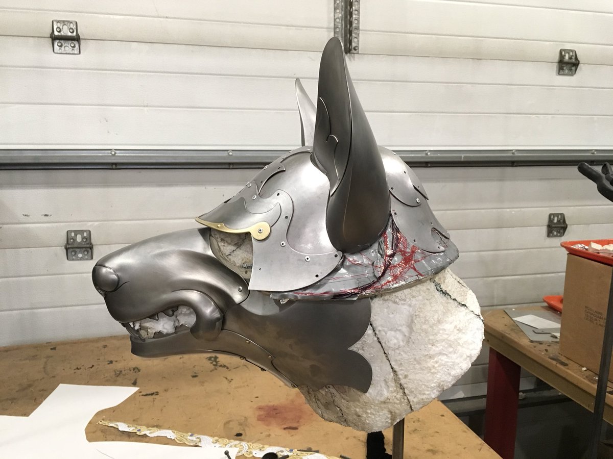 JeffdeBoer9's tweet image. I was able to fit a few more parts to the dog helmet today. #armour #thinkmaking #alberta411 #steampunk #dogs