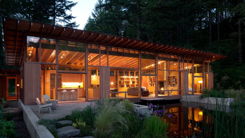 Bridging over a large pond and nestled in a deep forest, the Newberg Residence sets a new architectural standard for integrating house and habitat with the use of #RealCedar #architecture realcedar.com/blog/project-o…