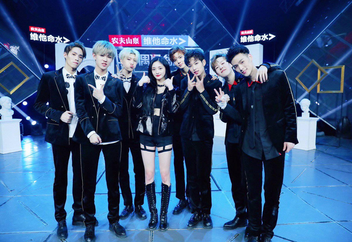 ladyteenintl's tweet photo. [WEIBO] 180330 @周洁琼_OFFICIAL

Reporting a very pleasing finish to the show, is everyone still satisfied? 🤗
Thanks to every Agent J from today 😎, happy collaboration! https://t.co/Vt8rCtcNal