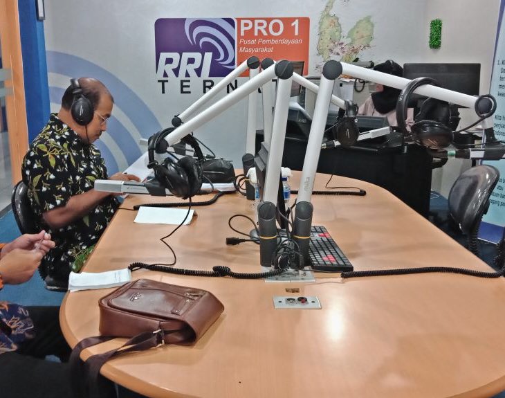 watuaDPDRI's tweet photo. Melakukan dialog interaktif secara langsung di RRI Pro 1 FM terkait dengan, Ternate, Maluku Utara (31032018) #DPDRI
@DPDRI https://t.co/9OTRxKgW1T
