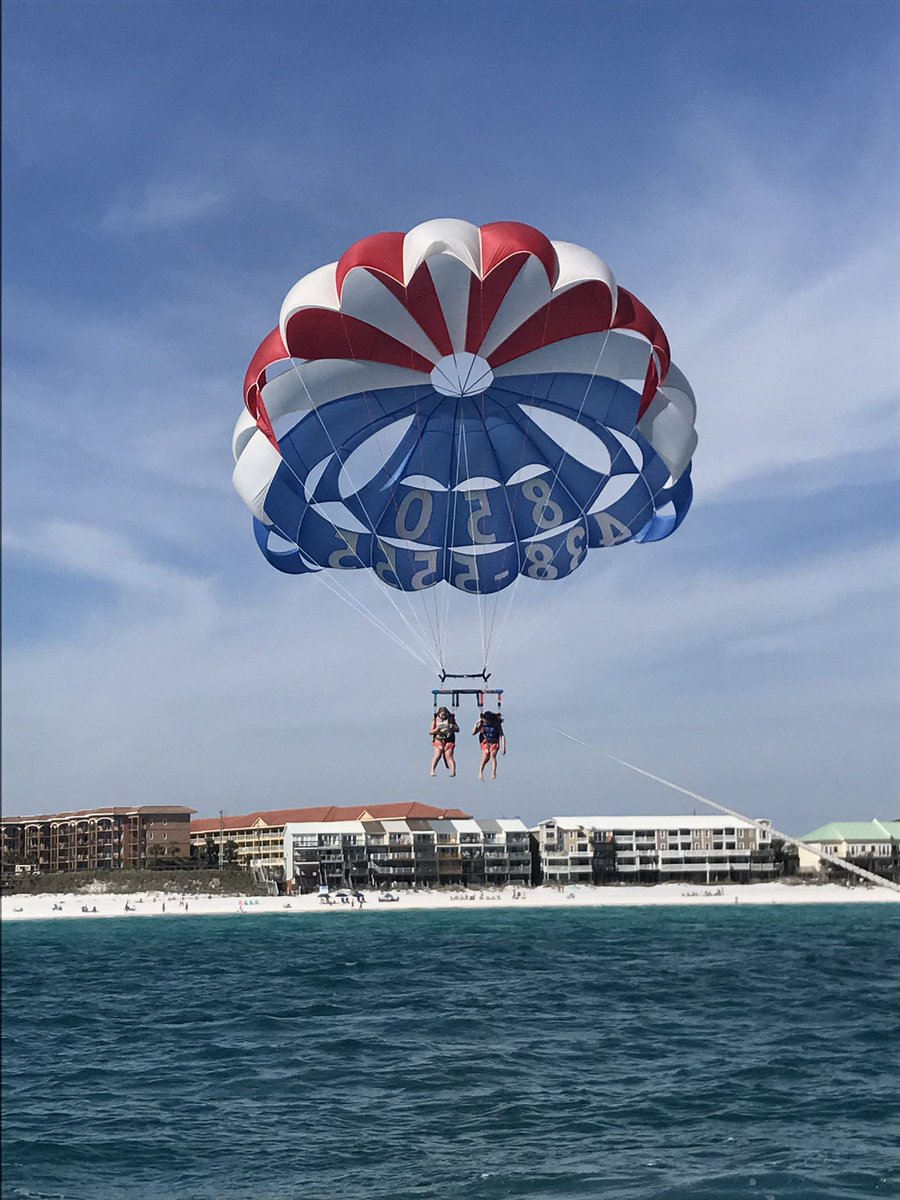 ParasailNOW's tweet photo. $49 #SpringBreak #Parasail #MiramarBeach #PompanoJoes #DestinParasailing 850-438-5555 https://t.co/hp1KvwhY6A