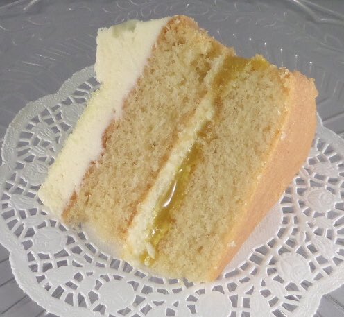 HartshornsCake's tweet photo. If you missed us today we’re open again tomorrow Saturday the 31st of March 11am till 2pm
And
Every Friday 11am till 2pm
@ 4 Salop Road
Oswestry
SY11 2NU
Whole Cakes £3 or 2 for £5
Half Cakes £1.60 or 2 for £3
Selection Boxes £3.50 each 
Birchgrove Free Range Eggs £1.35 for Six https://t.co/UsD8ZN4V4S