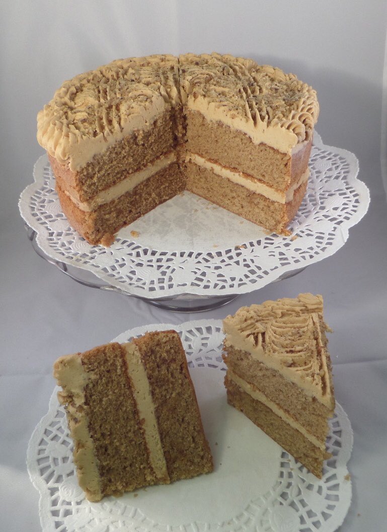 HartshornsCake's tweet photo. If you missed us today we’re open again tomorrow Saturday the 31st of March 11am till 2pm
And
Every Friday 11am till 2pm
@ 4 Salop Road
Oswestry
SY11 2NU
Whole Cakes £3 or 2 for £5
Half Cakes £1.60 or 2 for £3
Selection Boxes £3.50 each 
Birchgrove Free Range Eggs £1.35 for Six https://t.co/UsD8ZN4V4S