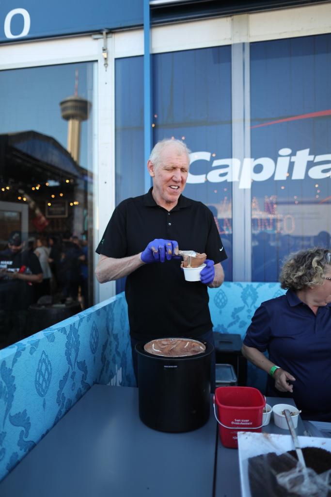 CapitalOne's tweet photo. What’s better than ice cream at the @CapitalOne Cardholder Lounge? Having @BillWalton there to scoop it! #TheALaMode #FanAntonio https://t.co/Hr0v0F9KFu