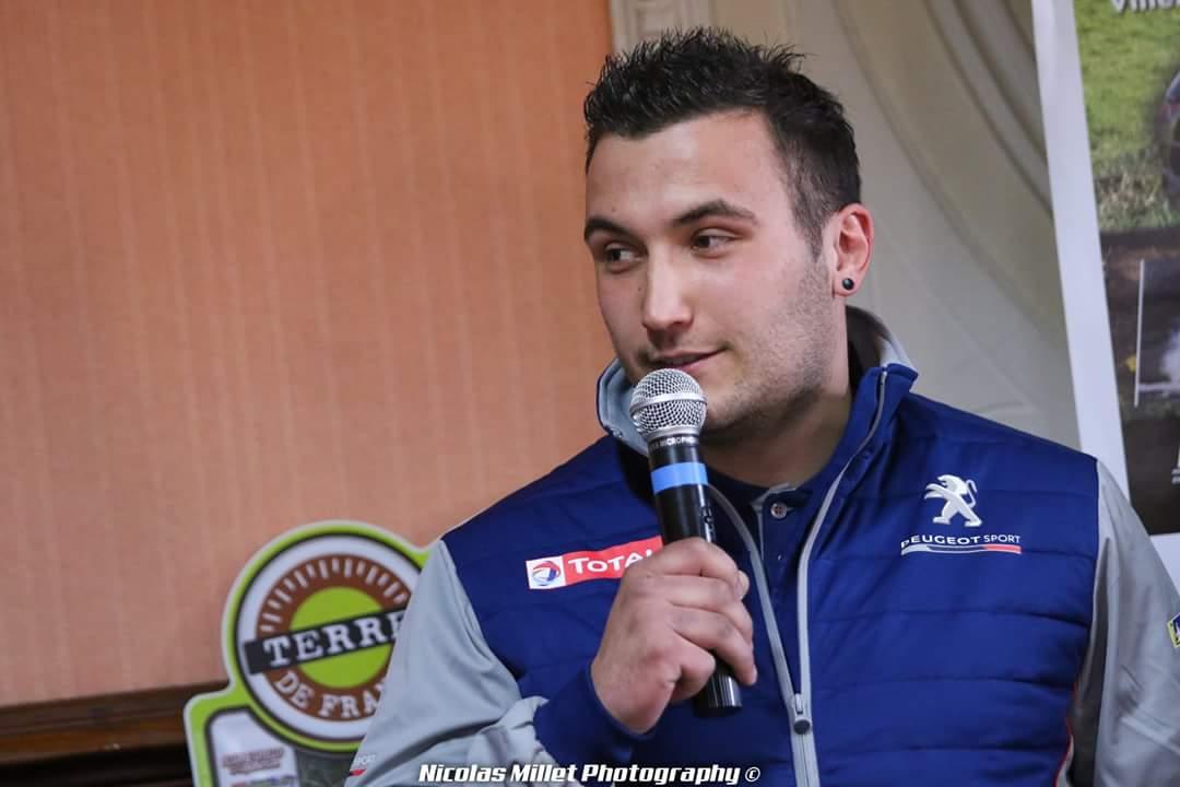 KarlPinheiro13's tweet photo. Vérifications techniques ✔️
Conférence de presse ✔️
C'est parti pour la première journée de course 🏁 🤗
📸 @NicolasMillet25
#DC7 #KP13 @TeamSainteloc @208RallyCup  #UMS #Valentegrue #A2Pconnectique #LCDpose #BarducommerceBelley #EntrepriseGusmeroli #EntrepriseMartins https://t.co/bRMw7jKeyy