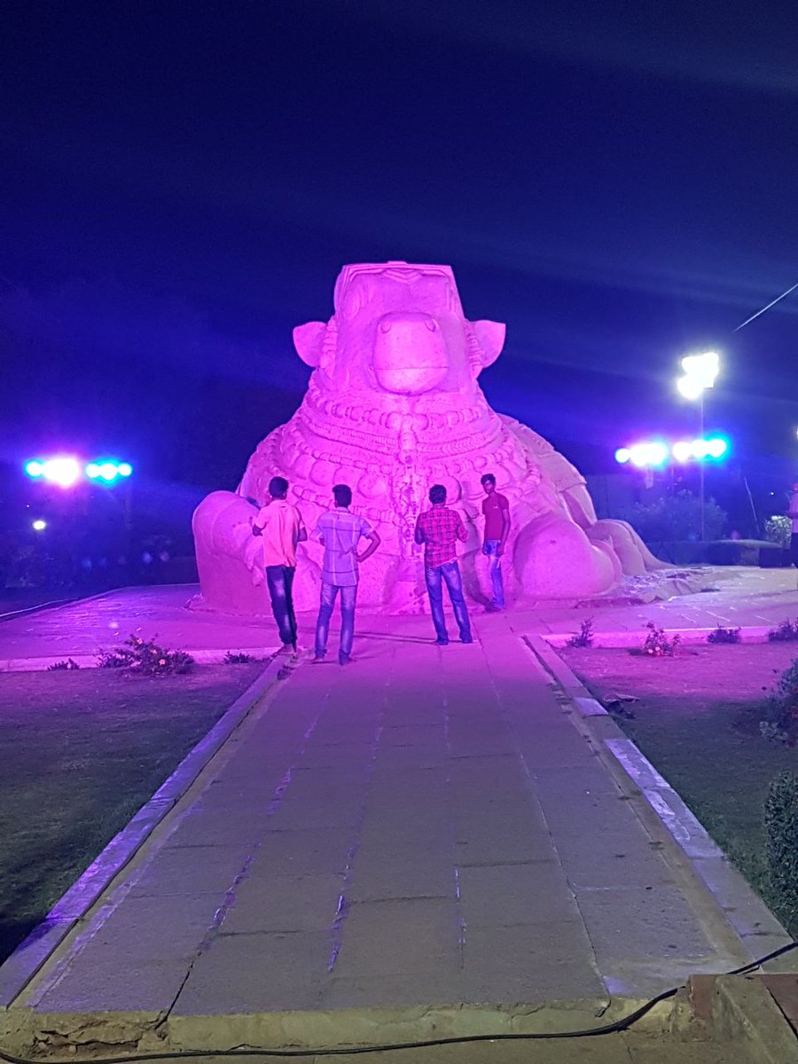 Lepakshi2018's tweet image. Celebrations have just begun. Do not miss out on all the fun and excitement at Lepakshi Utsavam 2018. Check out the wondrous monolithic Nandi Bull 
#LepakshiUtsavam2018 #ArtandCulturalFestival #2dayevent #event #staytuned #performances #lepakshi #Andhrapradesh #liveperformances