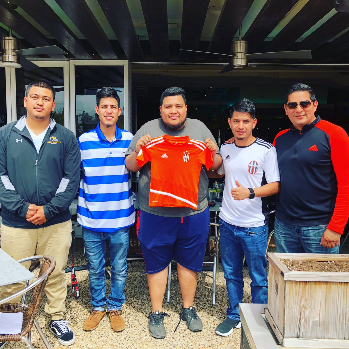 JuventudFCscape's tweet photo. I would like to officially announce the merge of Lobos F.C. and coach Peter Hernandez with his teams ; Year  2012 ,  2011, 09/10, 08/09 to add on with the club that has  year 2008 , 2007, and 2005 ! 

Welcome to Juventud Dallas FC 

Always welcoming New Talent! https://t.co/WmT5et9ru8