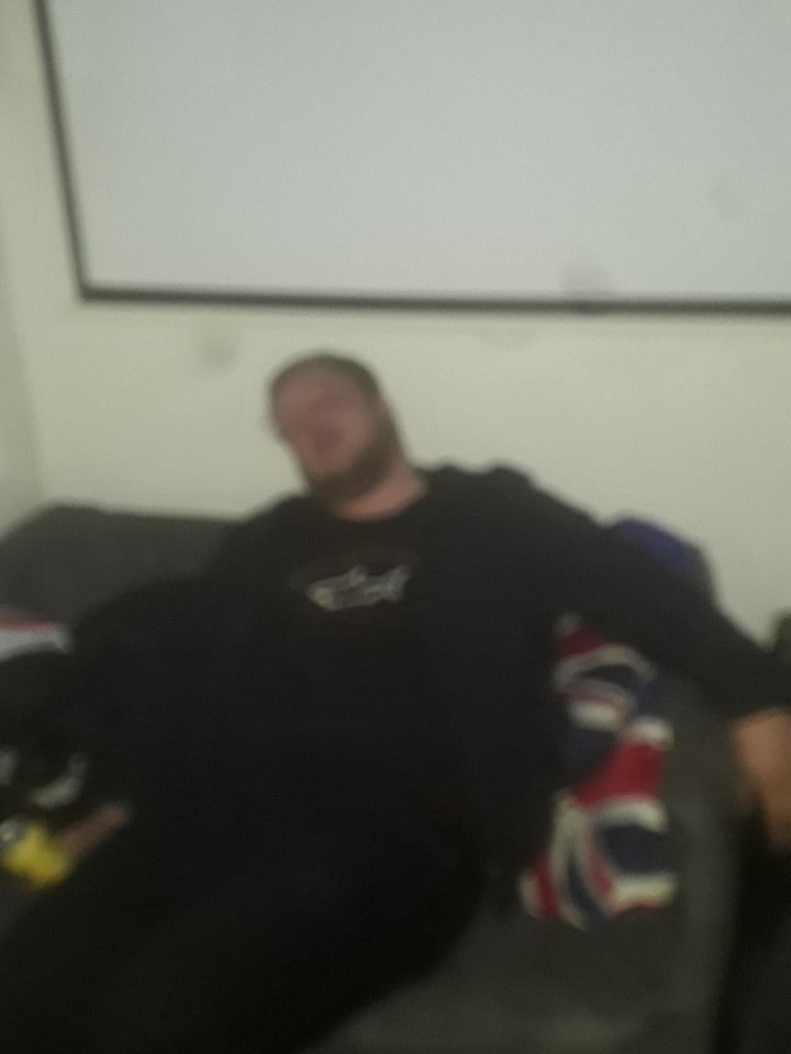 toops_bar's tweet photo. Living in his brothers shadow sice 2009  #fraud https://t.co/qiHZyGAMI3