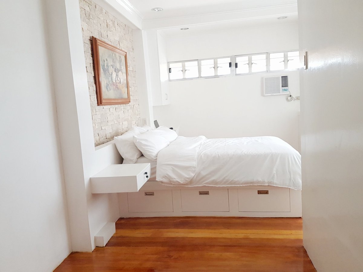 briansioson's tweet photo. so i cleaned my room today. #neatandtidy #generalcleaning https://t.co/UtwV0K0qVc