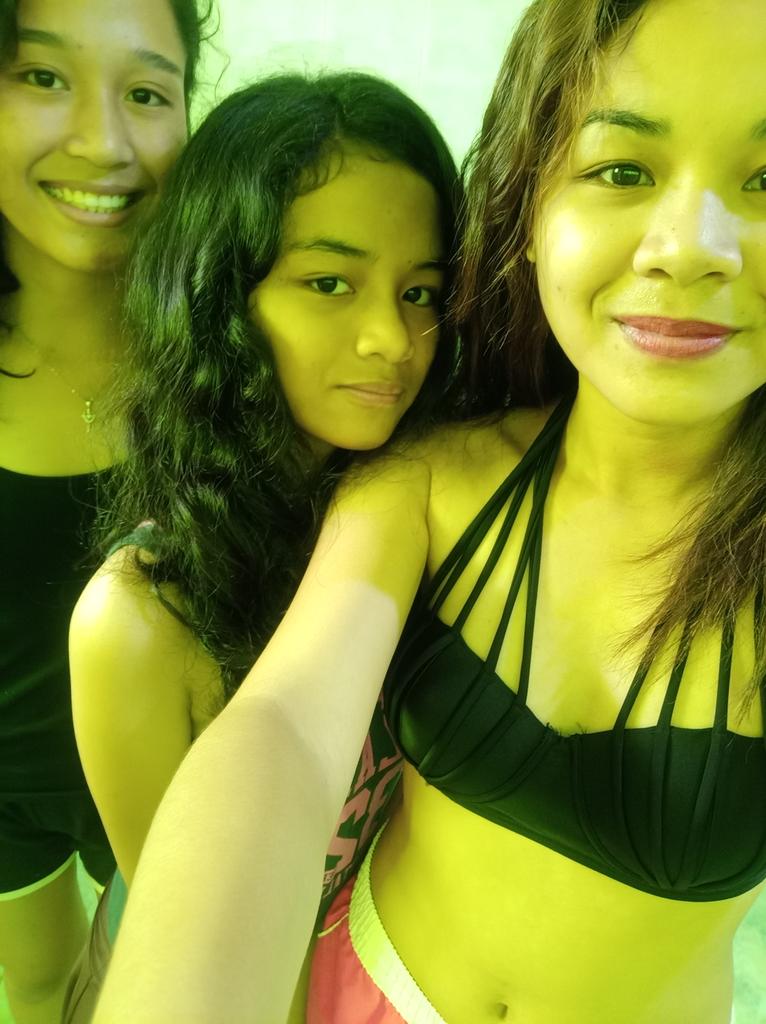 imchubbyface's tweet photo. 🏊 https://t.co/HUjzdtHa21