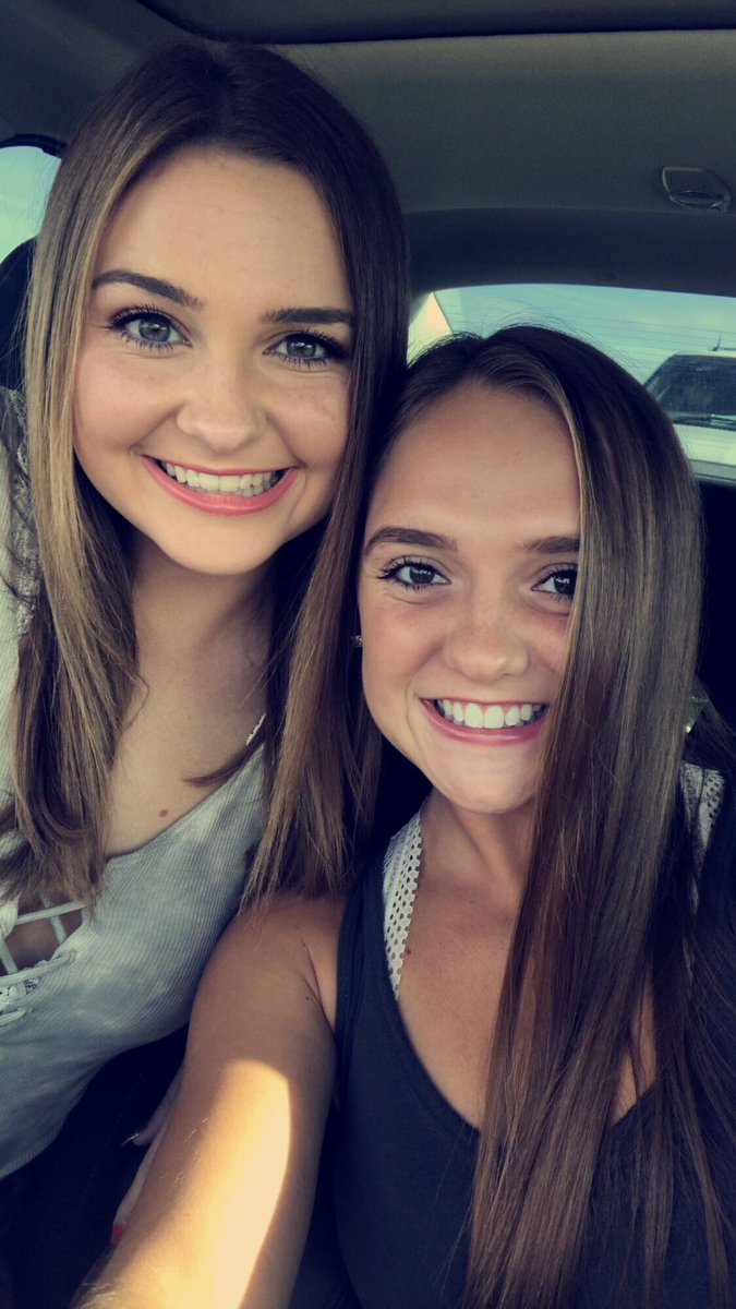 AbbieBeckmann's tweet photo. HAPPY BIRTHDAY BFF💗💗 hope you had the greatest day, thankful for all our memories. PS do not “go big or go home” tonight🙃♥️ https://t.co/2ahIPEIjM2
