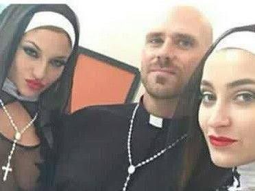 Patricia100cia's tweet photo. #NoAlDiezmo el padre sins nos apoya https://t.co/Mpo6b9Ouk8