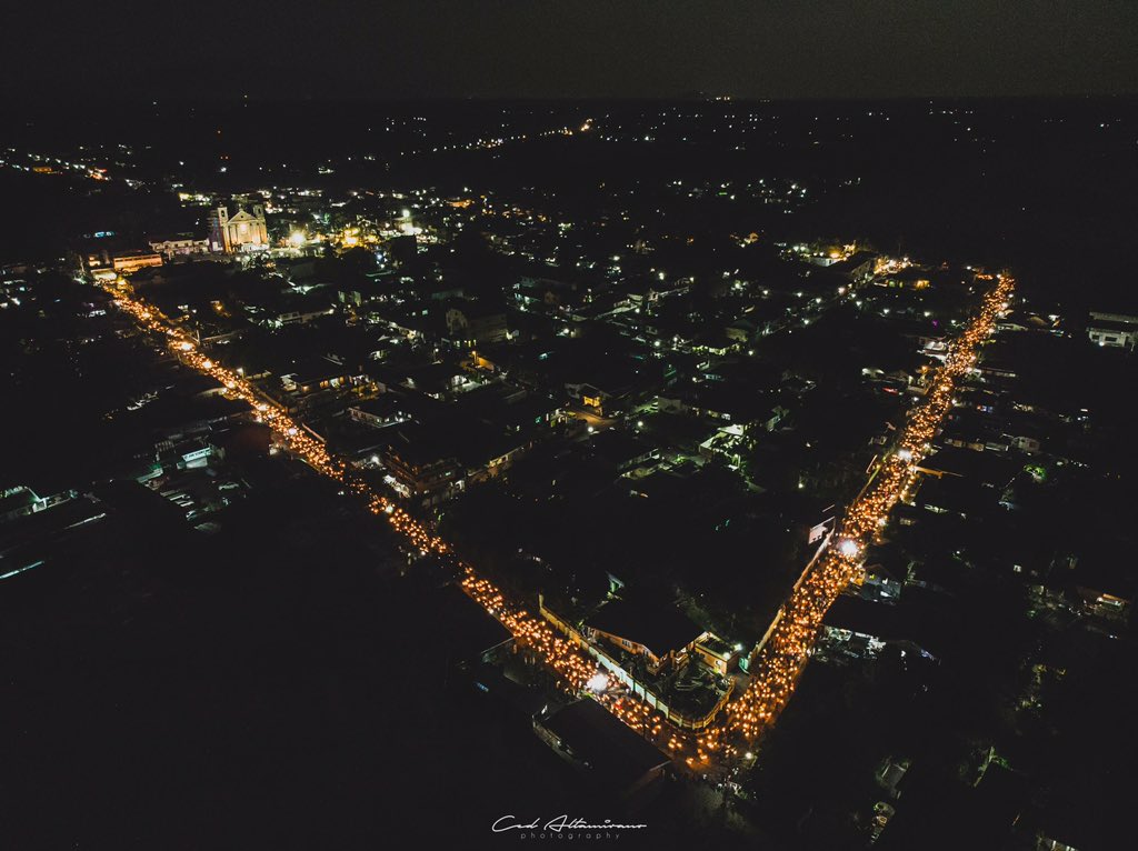 venchshoppe's tweet photo. Aerial view of Ibaan during the procession yesterday.
Hanapin nyo ako! Basta may hawak akong kandila. 😂
📸Ced Altamirano
#GoodFridayProcession
#IbaanChurch
#SaintJamesTheGreaterParish https://t.co/iGmtAGkjHT