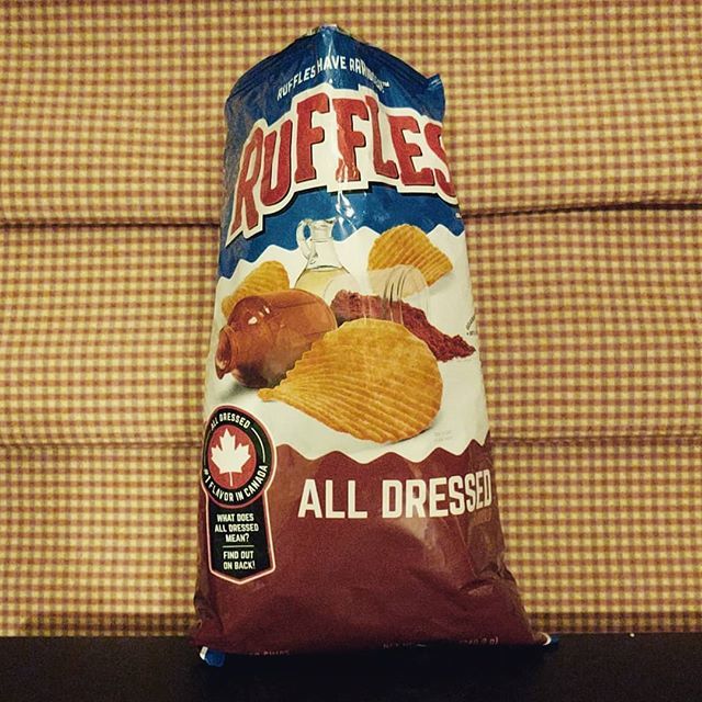 EdTechAri's tweet photo. #AllDressedUpNoWhereToGo #OhCanada #AllDressed #Yum #MunchMadness #Yummy #Chips #Ruffles #RufflesHaveRidges https://t.co/r1VZGSu6zn https://t.co/aqvcSFocPC