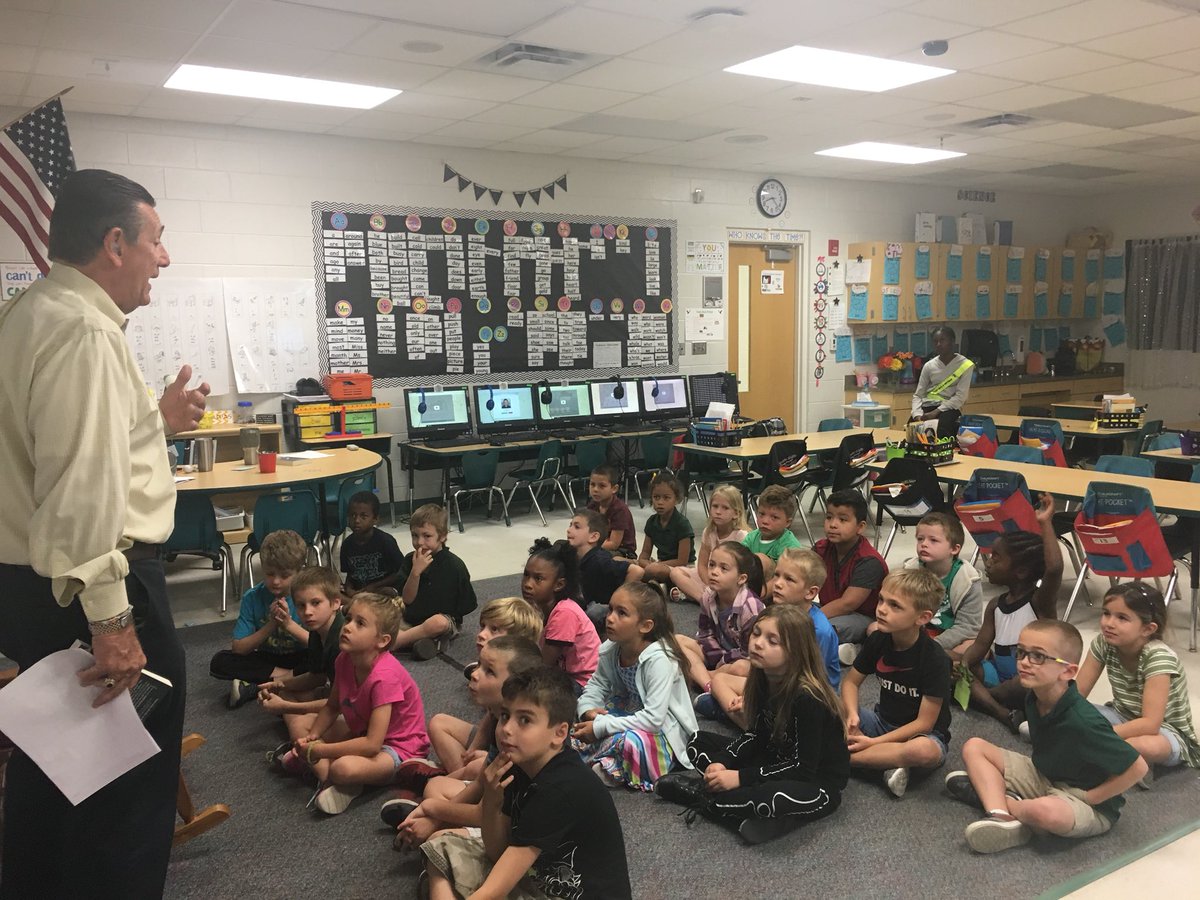 The Mayor came to our room as a guest reader to kick off One Book, One School. The kids are so excited! Thank you, @YoungAkyoung for this amazing school wide program!