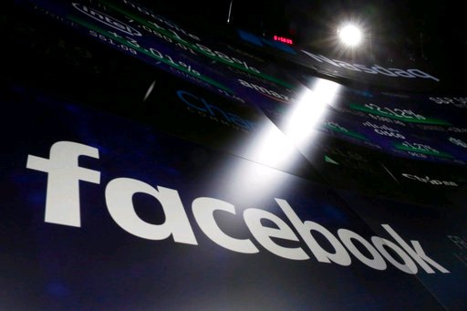 TalleTOPhoto's tweet photo. Promises, promises: #Facebook's history with #privacy https://t.co/IWy8rZE4Nq #socialmedia https://t.co/vhK4HApfmj